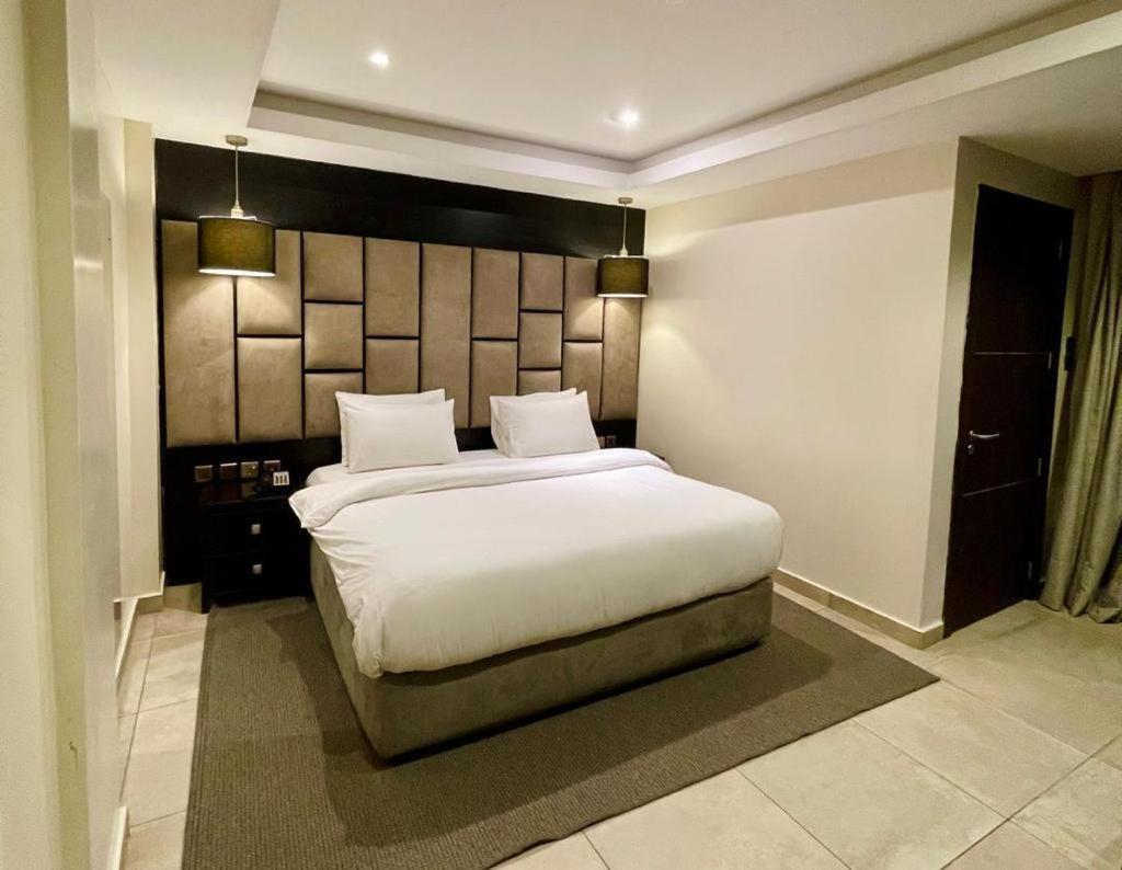 Joshesther Olive Hotel Ikeja Exterior photo