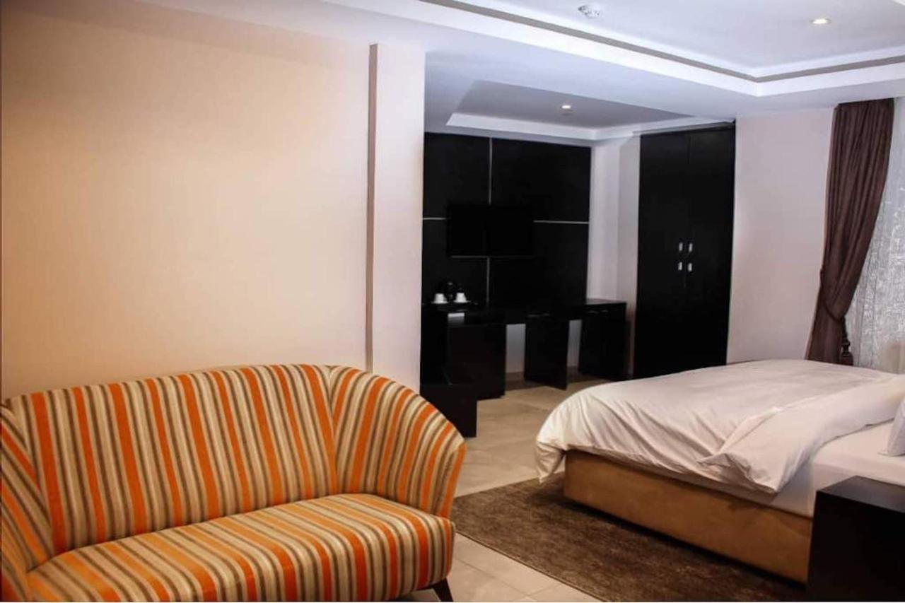 Joshesther Olive Hotel Ikeja Exterior photo