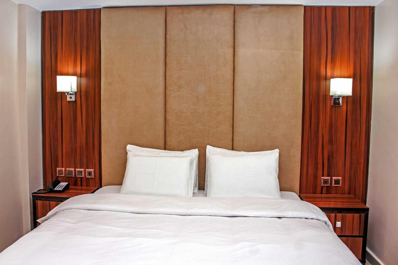Joshesther Olive Hotel Ikeja Exterior photo
