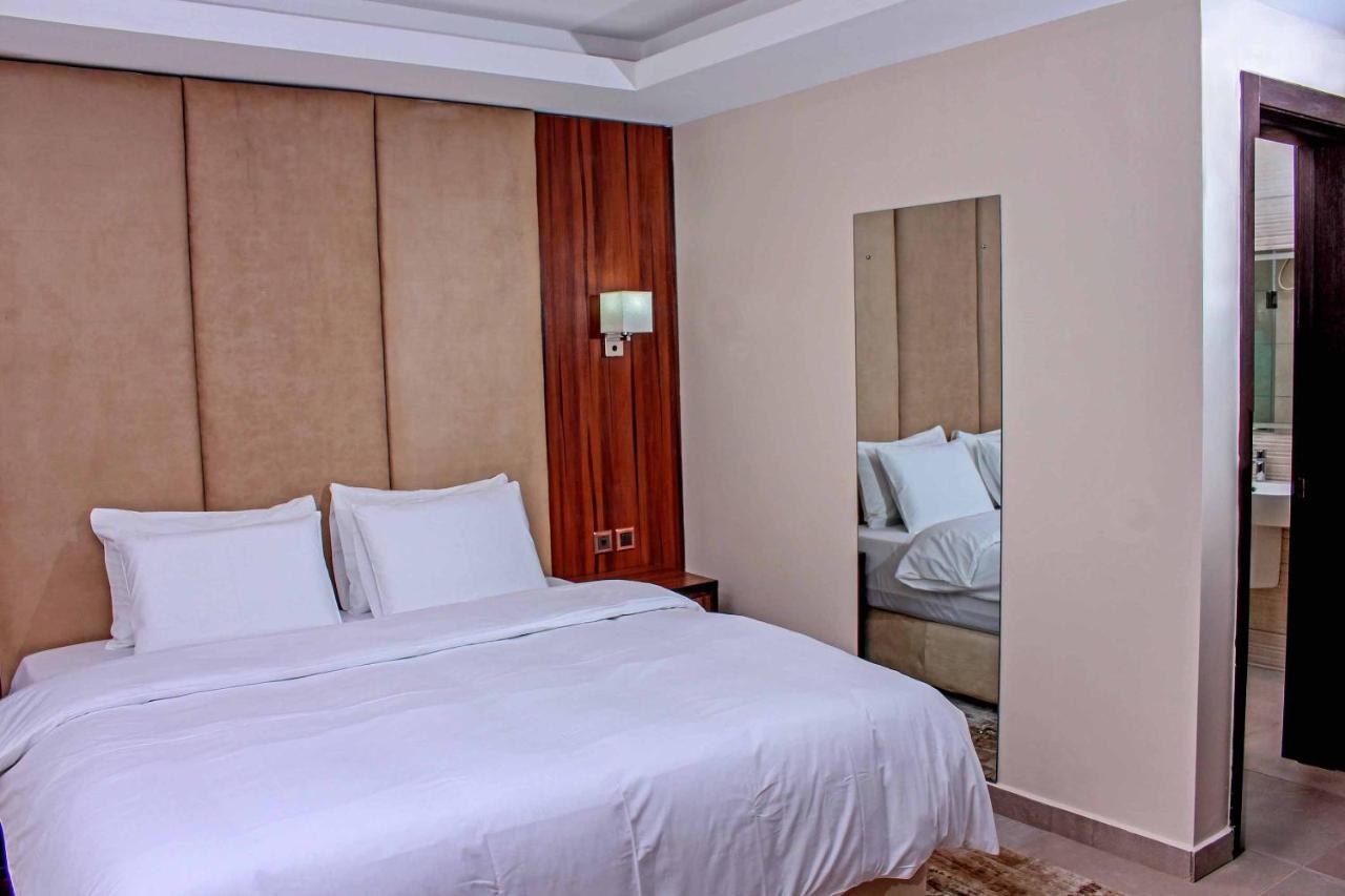 Joshesther Olive Hotel Ikeja Exterior photo