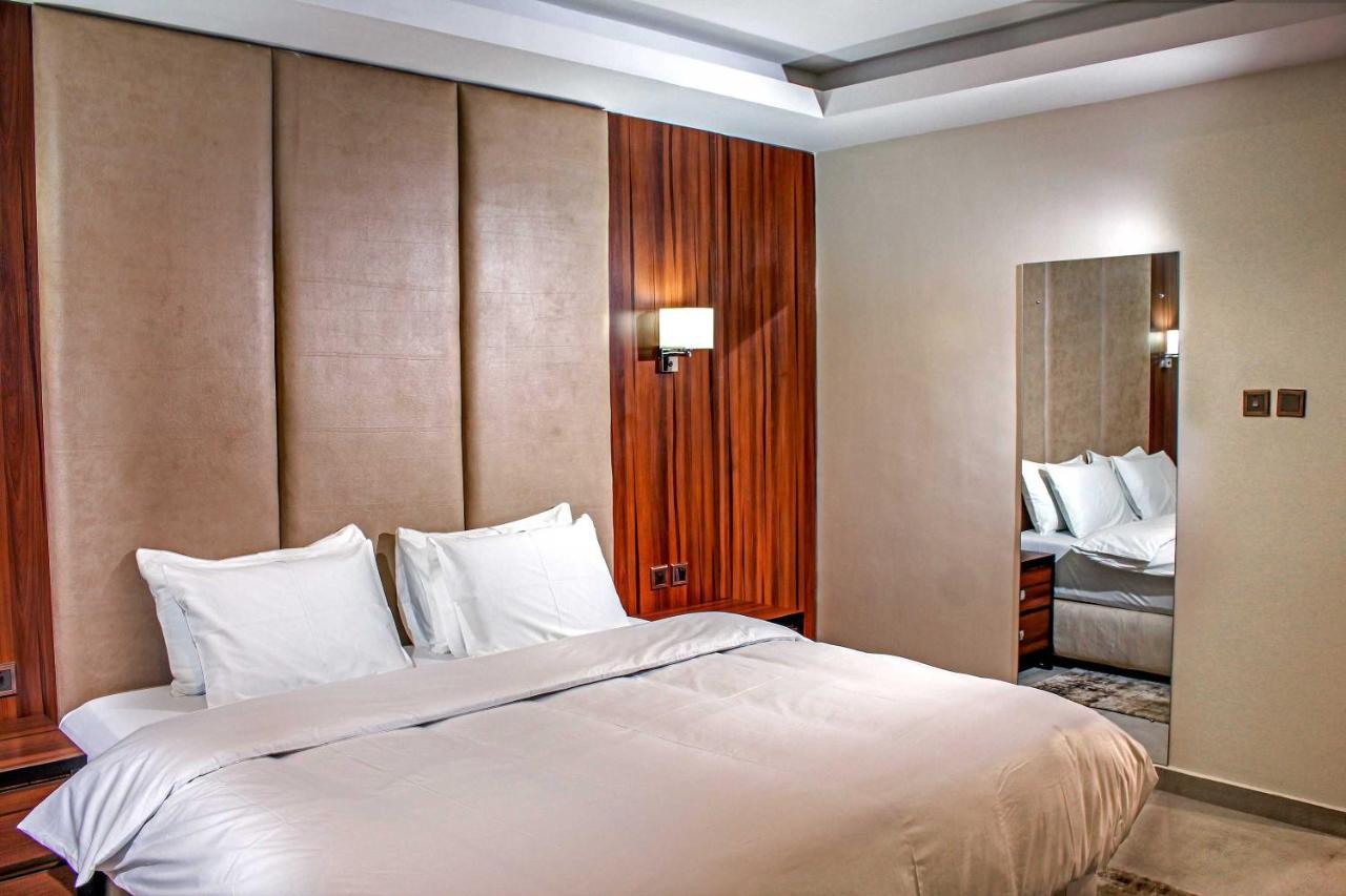 Joshesther Olive Hotel Ikeja Exterior photo