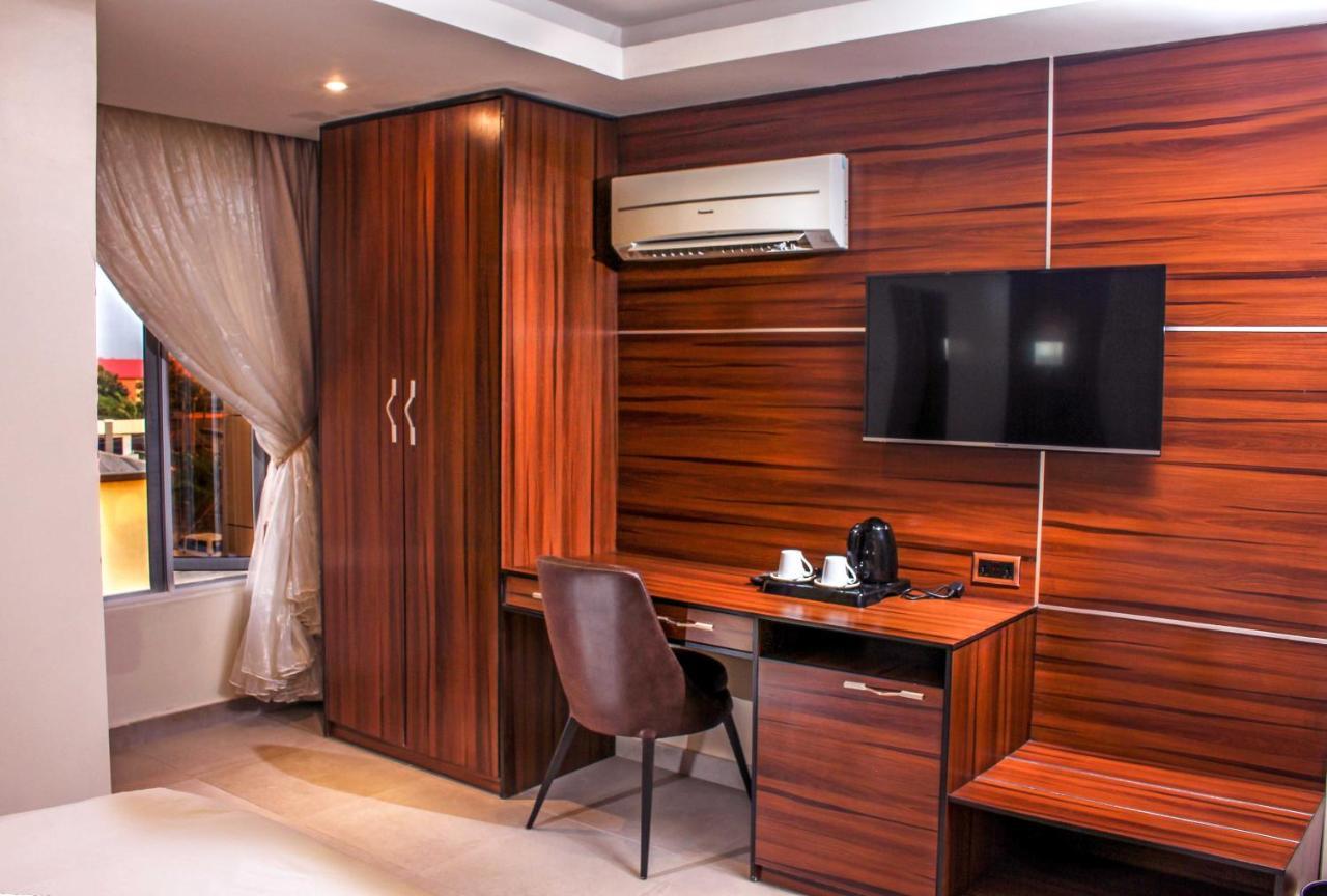 Joshesther Olive Hotel Ikeja Exterior photo
